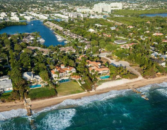 Mansión en isla privada de Palm Beach podría convertirse en la más cara vendida en Florida con $218 millones de dólares