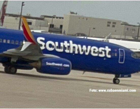 Avión rumbo a Fort Lauderdale sufre impacto de pájaros y regresa a Carolina del Norte