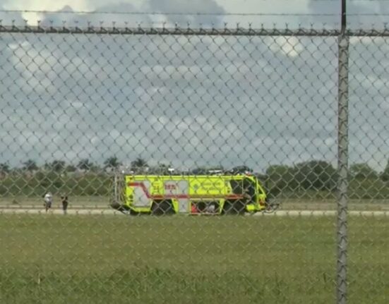 Avión se sale de la pista en el aeropuerto ejecutivo de Miami