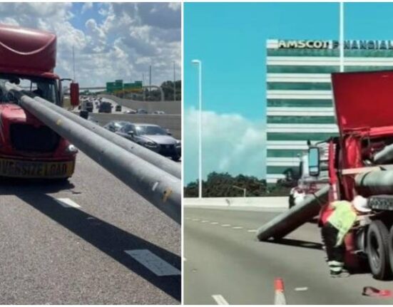 Conductor de un camión en Florida sale ileso después de que dos postes de luz atravesara el parabrisa en la autopista