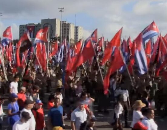 Cuba suspende el desfile del primero de mayo por falta de combustible