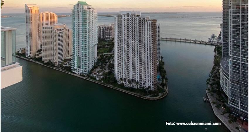 brickell-key-miami-atardecer