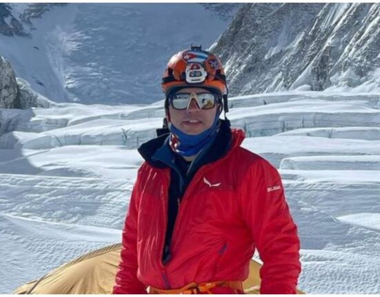 Montañista cubano muestra imágenes del trayecto más peligroso en su ascenso hacia el Everest