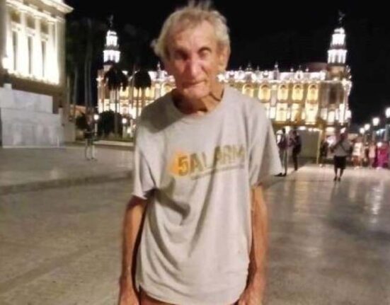 Triste testimonio de una cubana sobre un anciano en La Habana: “Tengo dinero, pero necesito un pan”