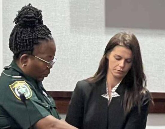 Condenan a 30 años de cárcel a una madre de Florida por dejar morir a su bebe dentro de un auto