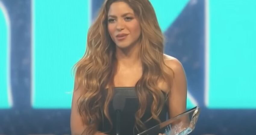 shakira-mujer-anio