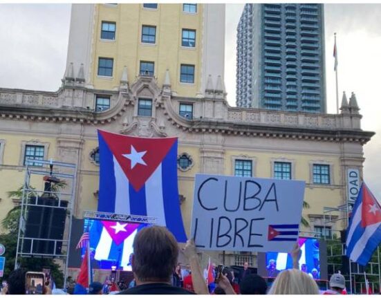 La Torre de la Libertad en Miami y la comunidad cubana están inseparablemente unidas
