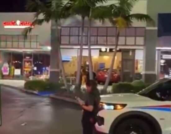 Al menos 20 heridos después que un auto impactara un restaurante en el Sur de la Florida