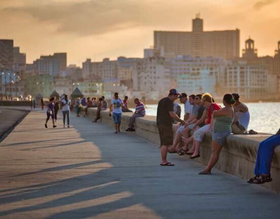 Más del 50% de los cubanos se quiere ir de Cuba según encuesta