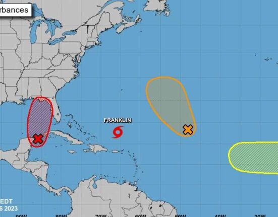 Una tormenta tropical podría afectar a Florida la próxima semana