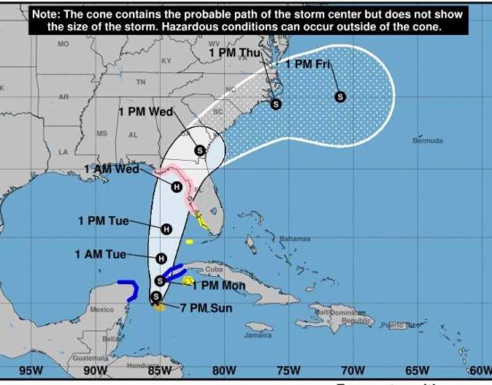 Tormenta tropical Idalia podría llegar a Florida como un huracán categoría 2