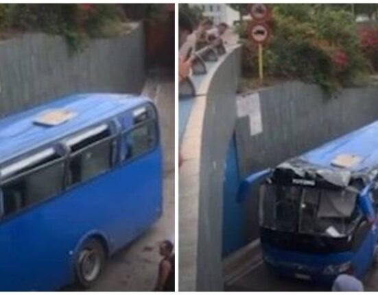 Autobús queda atascado en Túnel de la Bahía de La Habana
