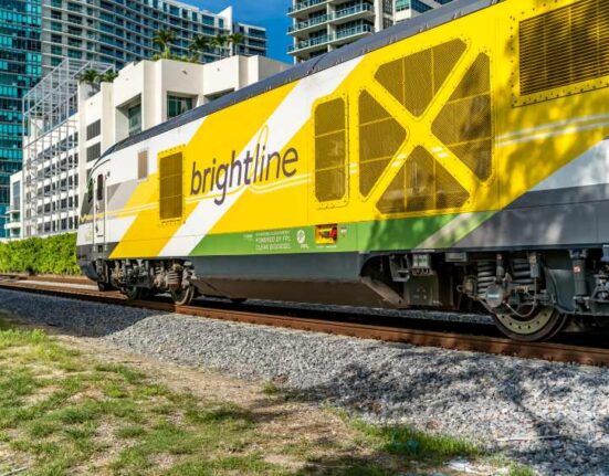 Tren rápido de Brightline comenzará a conectar Miami con Orlando la próxima semana