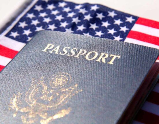 Cubano que llegó a EE.UU. en los años 80 obtiene finalmente la ciudadanía