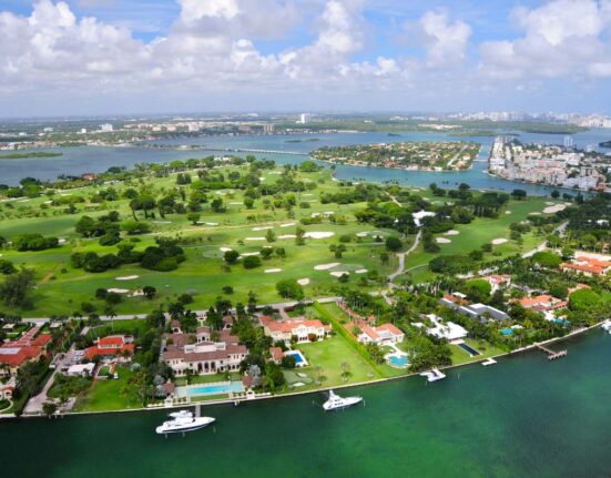 Indian Creek en Miami la isla que prefieren los multimillonarios de la ciudad