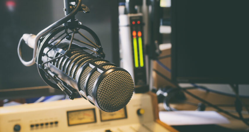 Microphone,In,Radio,Studio