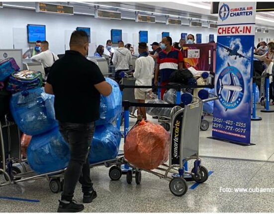 aeropuerto-miami-cubanos