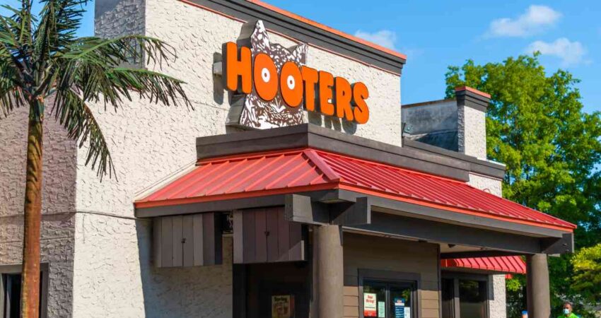 hooters-usa